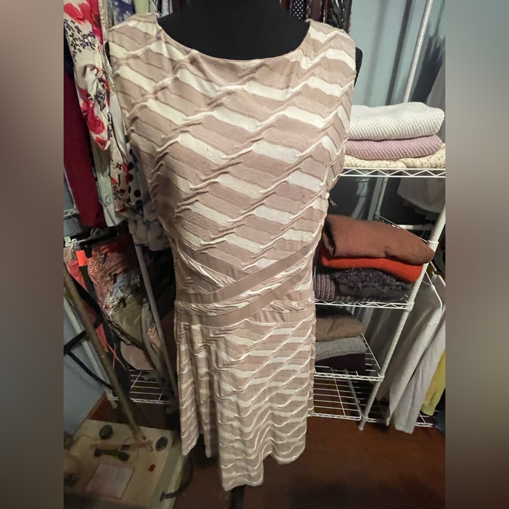 Cute sleeveless summer Loft Dress size 12